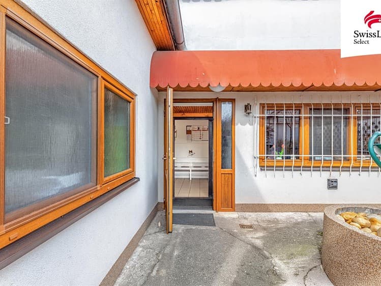 Prodej obchodního prostoru 142 m²