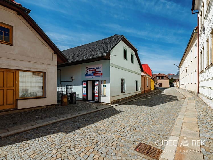 Prodej obchodního prostoru 270 m²