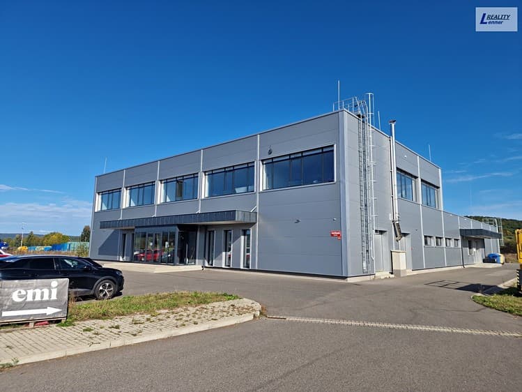 Prodej výrobní haly, prostoru 2 099 m²