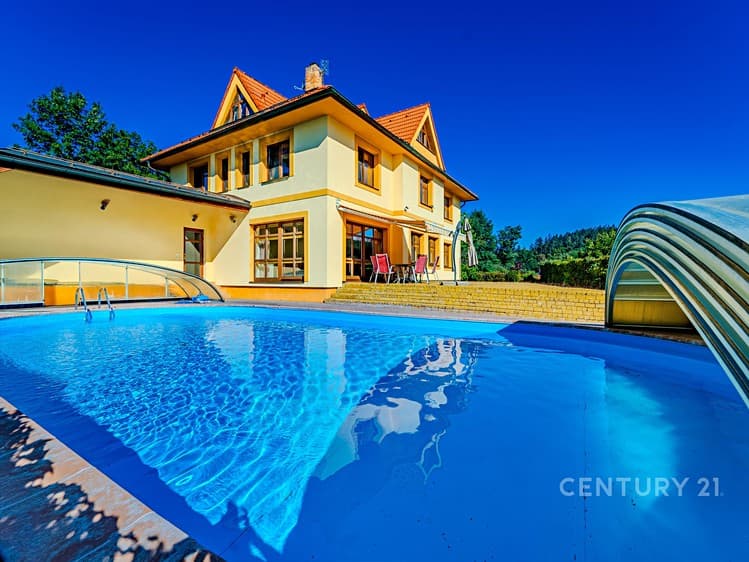 Prodej komerční nemovitosti 327 m²