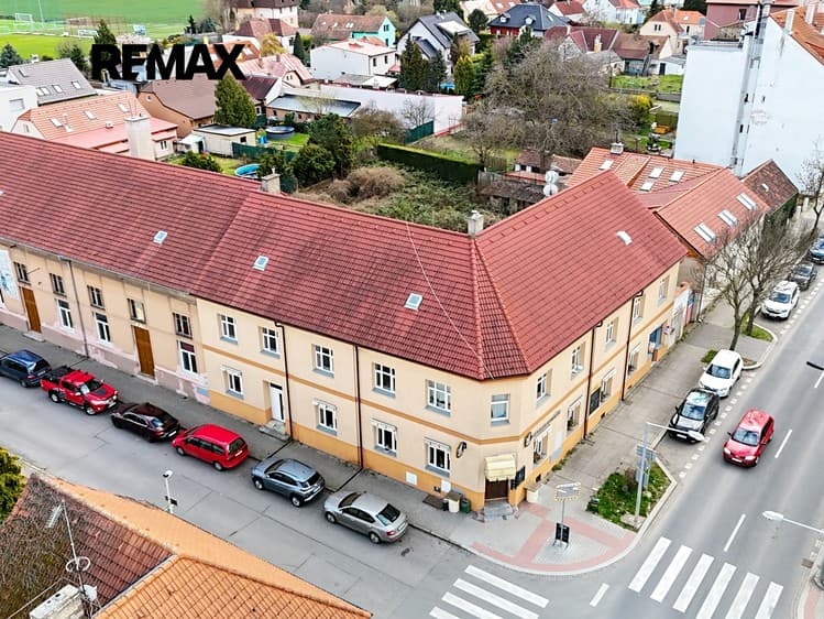 Prodej činžovního domu 1 880 m²