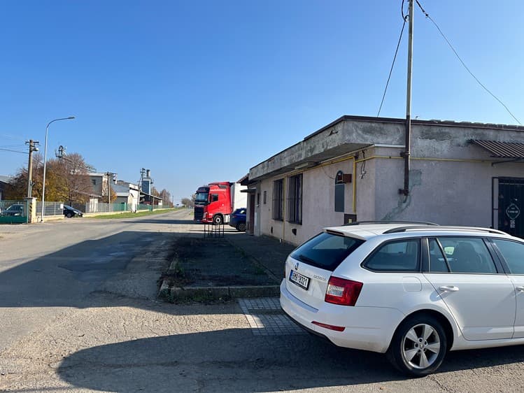 Prodej komerční nemovitosti 77 m²