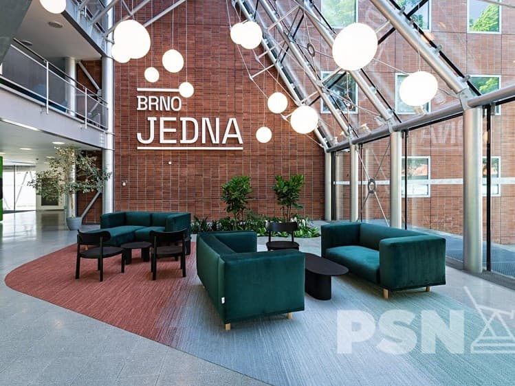 Pronájem kanceláře 710 m²