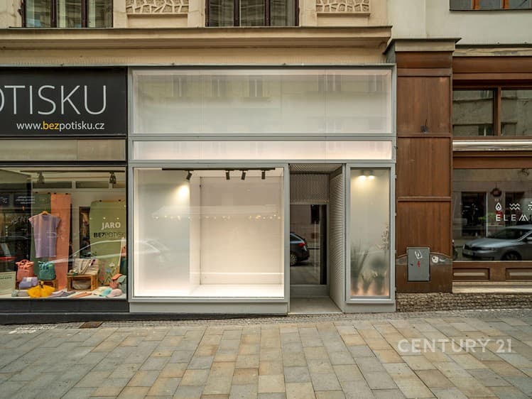 Pronájem obchodního prostoru 76 m²
