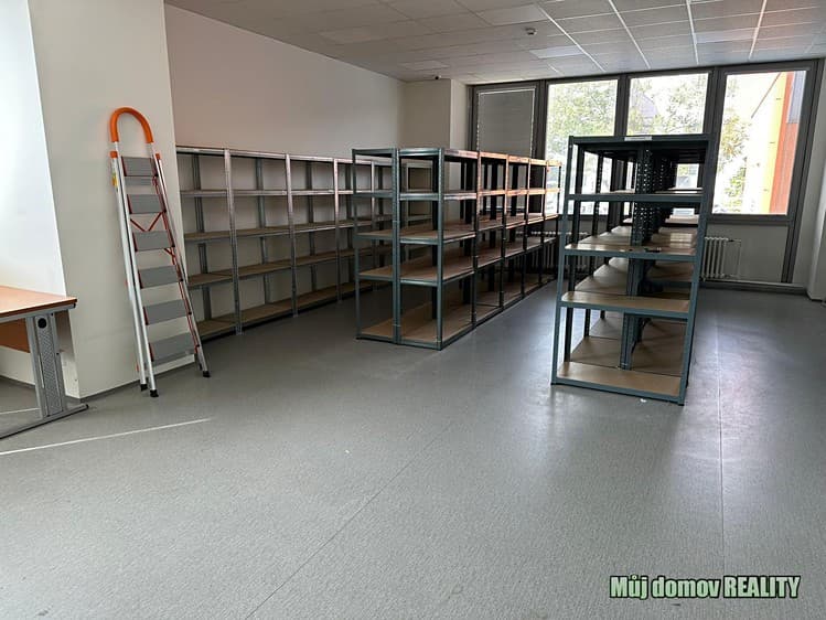 Pronájem skladového prostoru 105 m²