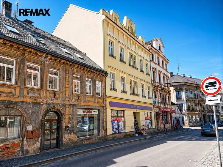 Pronájem obchodního prostoru 690 m²