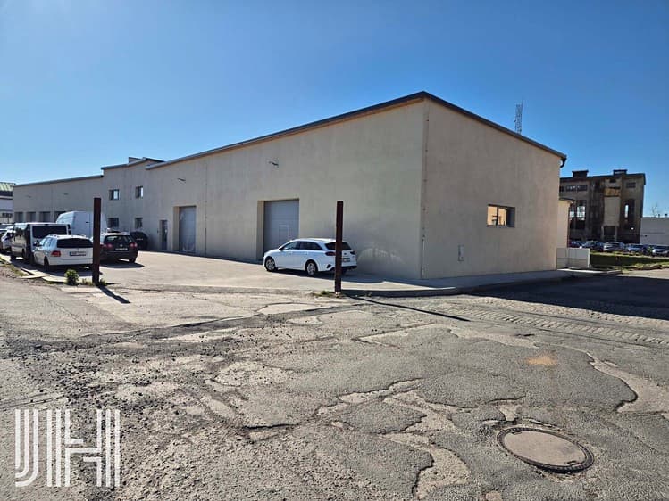 Pronájem skladového prostoru 445 m²