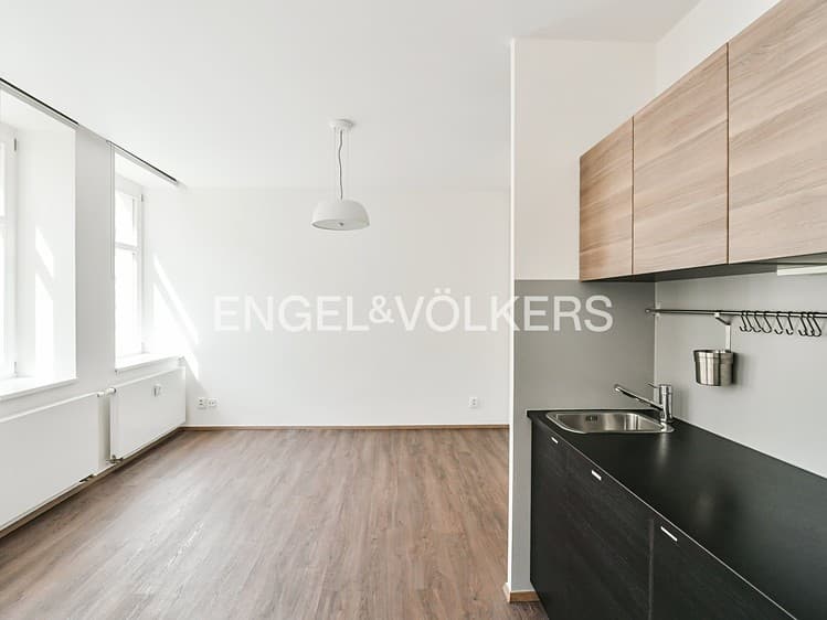 Pronájem bytu 1+kk 30 m²