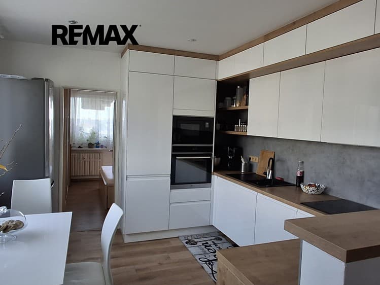 Pronájem bytu 3+kk 75 m² (Jednopodlažní)