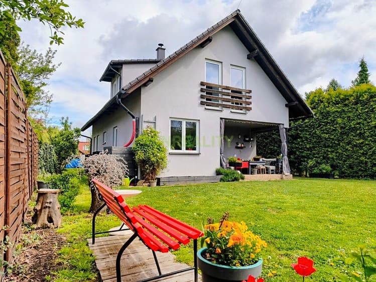 Prodej rodinného domu 182 m², pozemek 679 m²
