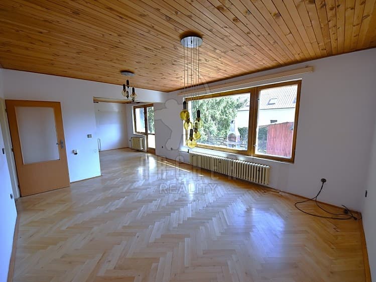 Prodej rodinného domu 200 m², pozemek 877 m²