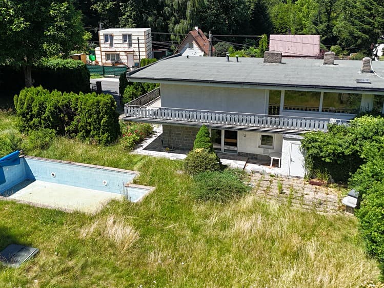 Prodej rodinného domu 185 m², pozemek 1 742 m²