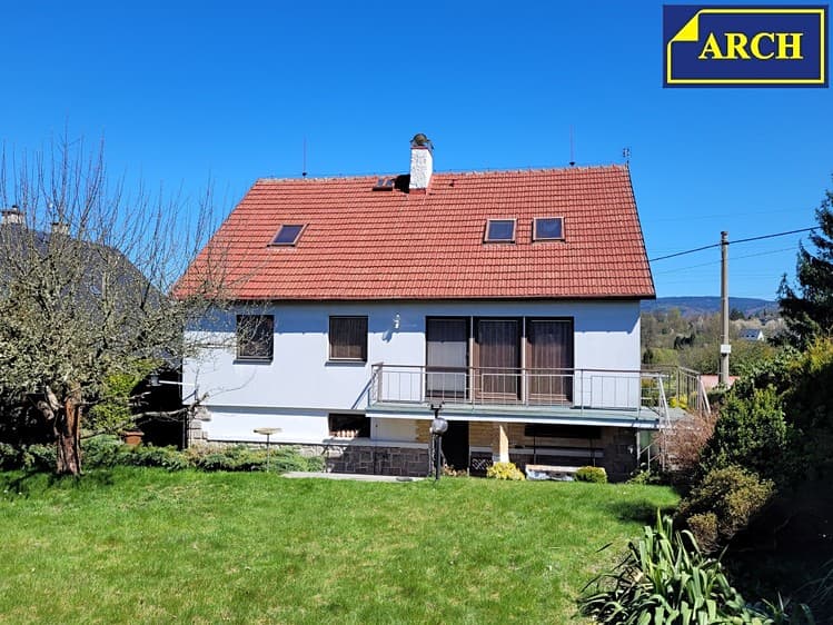 Prodej rodinného domu 280 m², pozemek 876 m²