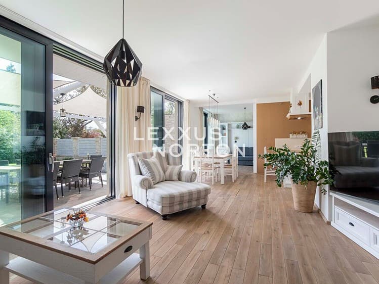 Prodej rodinného domu 199 m², pozemek 599 m²