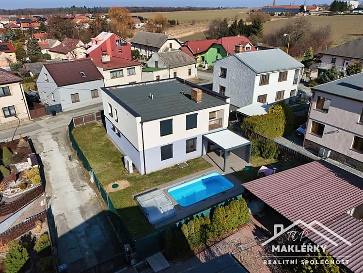 Prodej rodinného domu 186 m², pozemek 568 m²