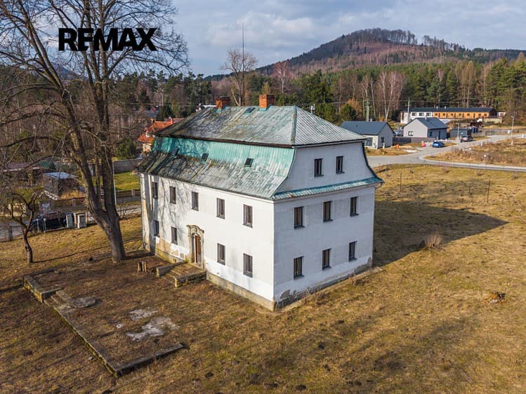 Prodej vily 420 m², pozemek 5 795 m²
