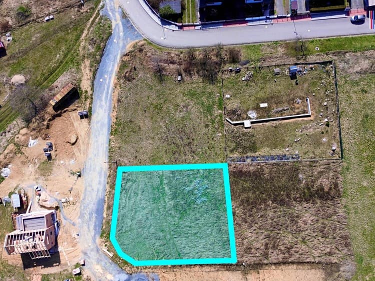 Prodej stavebního pozemku 1 069 m²