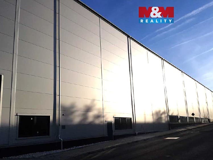 Pronájem výrobní haly, prostoru 1 380 m²