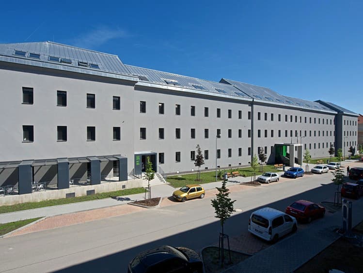 Pronájem komerční nemovitosti 615 m²