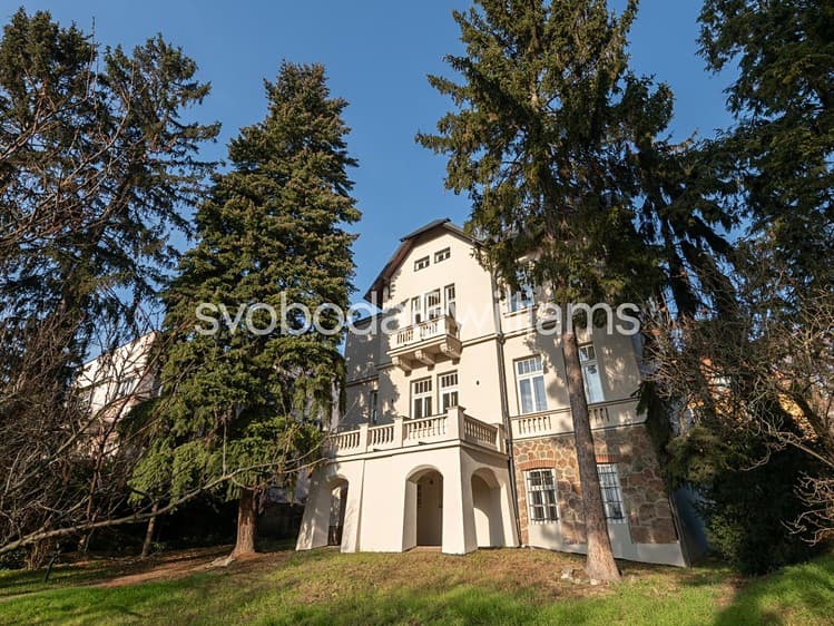 Pronájem kanceláře 120 m²
