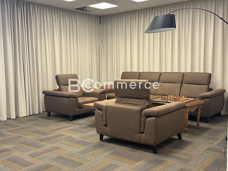 Pronájem kanceláře 240 m²