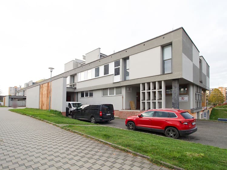 Pronájem obchodního prostoru 14 m²