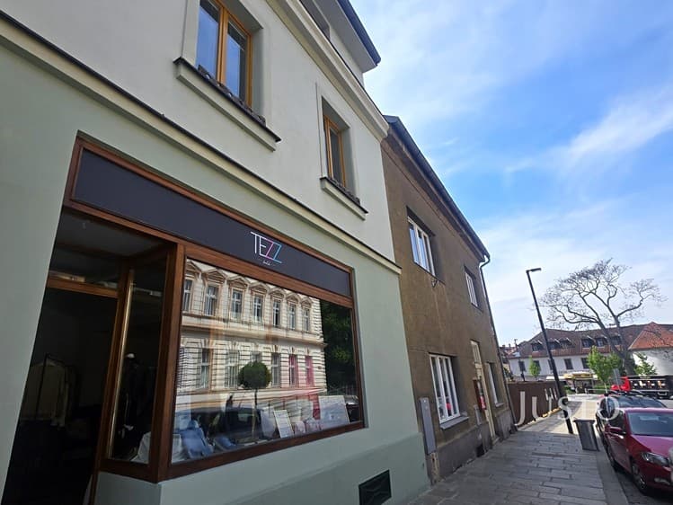 Pronájem obchodního prostoru 42 m²