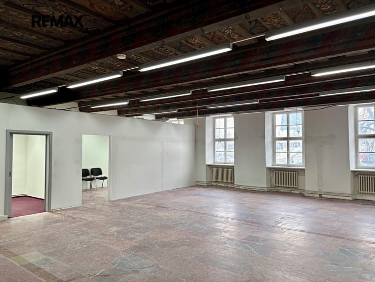 Pronájem obchodního prostoru 206 m²