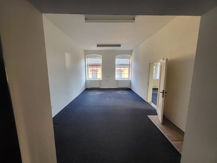 Pronájem kanceláře 350 m²