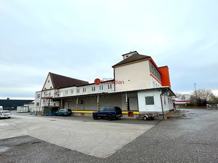 Pronájem skladového prostoru 170 m²