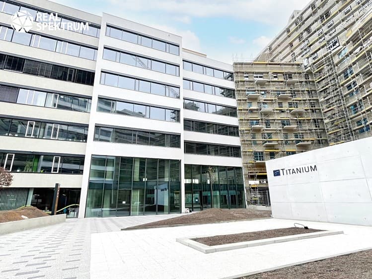 Pronájem kanceláře 160 m²