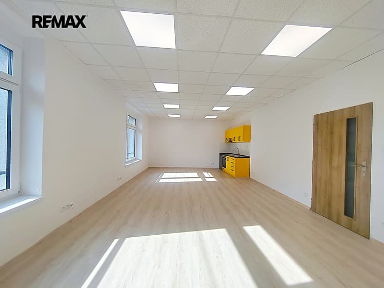 Pronájem kanceláře 88 m²