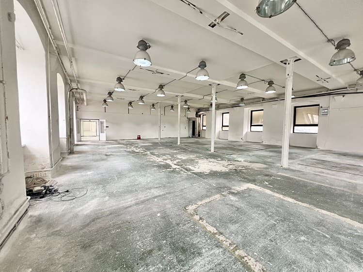 Pronájem kanceláře 200 m²