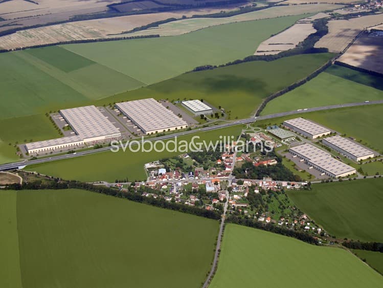 Pronájem výrobní haly, prostoru 6 689 m²