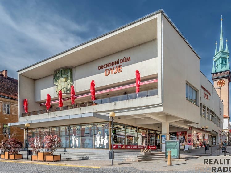 Pronájem obchodního prostoru 180 m²