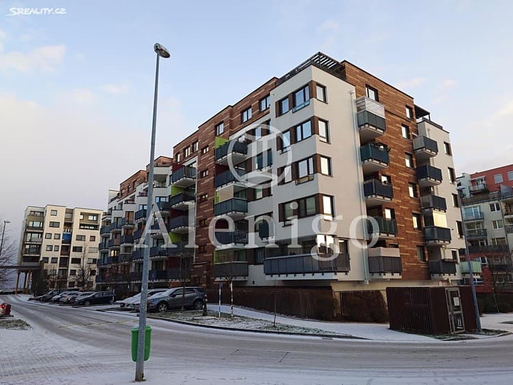 Prodej garážového stání 15 m²