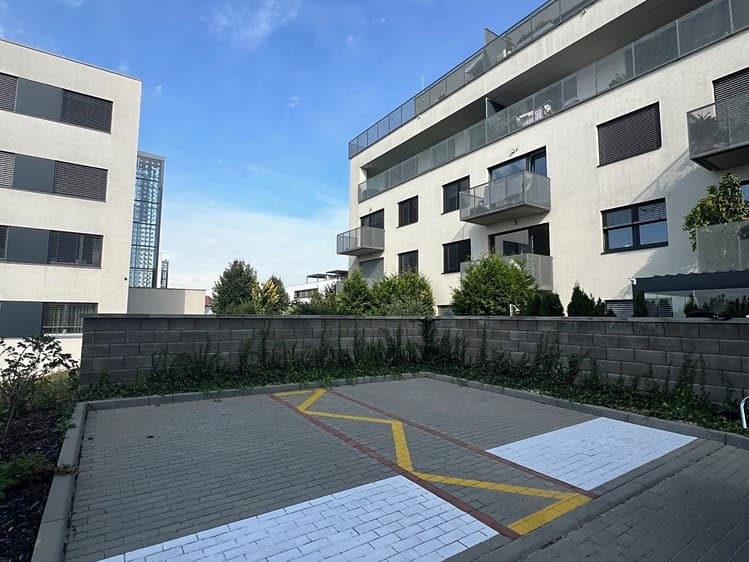 Prodej specifického typu nemovitosti 16 m²