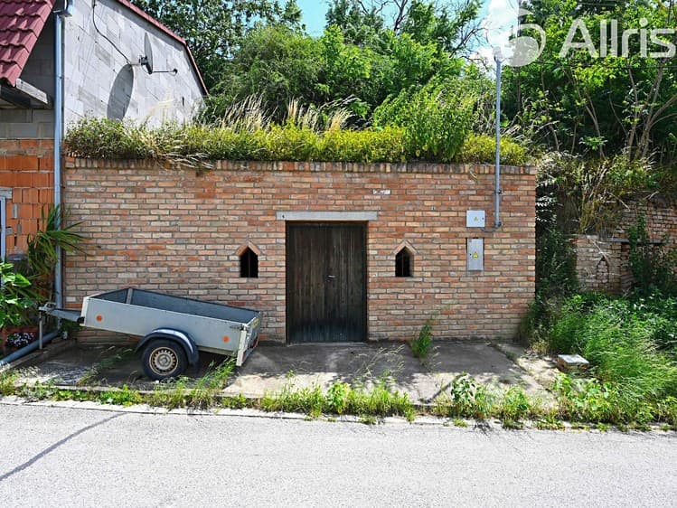 Prodej vinného sklepa 80 m²
