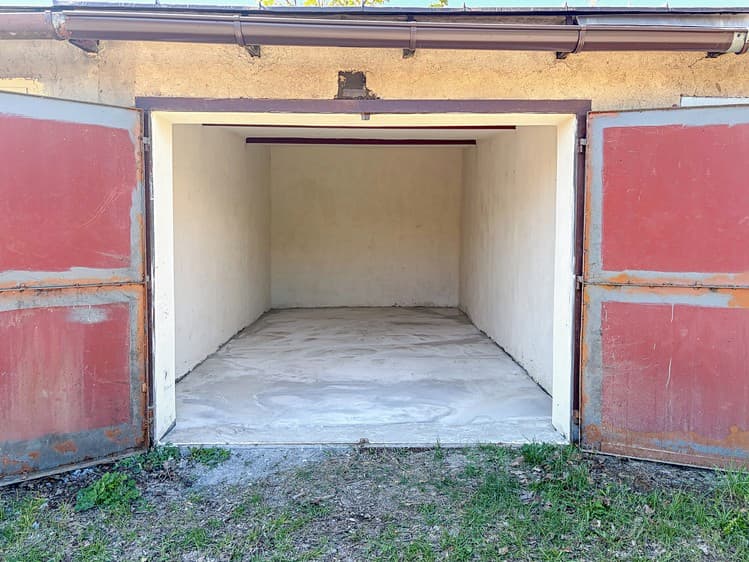 Pronájem garáže 17 m²