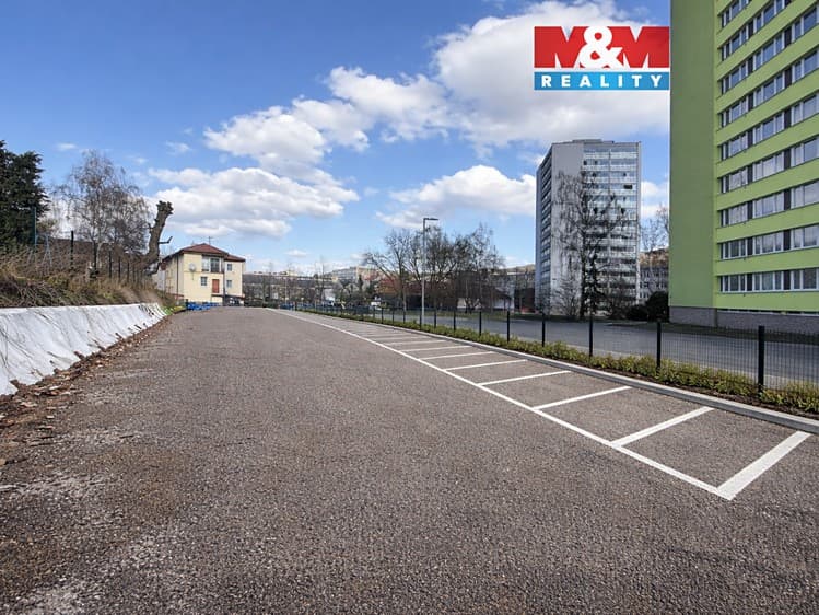 Pronájem garážového stání 13 m²