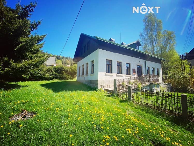 Prodej rodinného domu 180 m², pozemek 1 275 m²