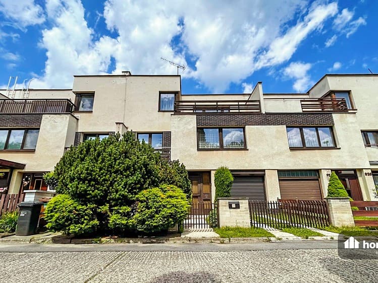 Prodej rodinného domu 227 m², pozemek 219 m²
