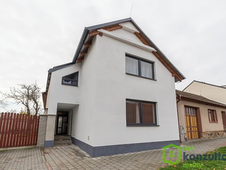 Prodej rodinného domu 214 m², pozemek 166 m²