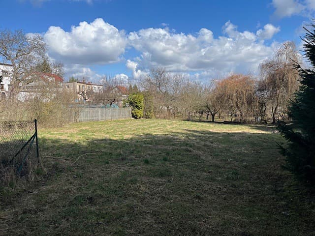 Prodej stavebního pozemku 808 m²