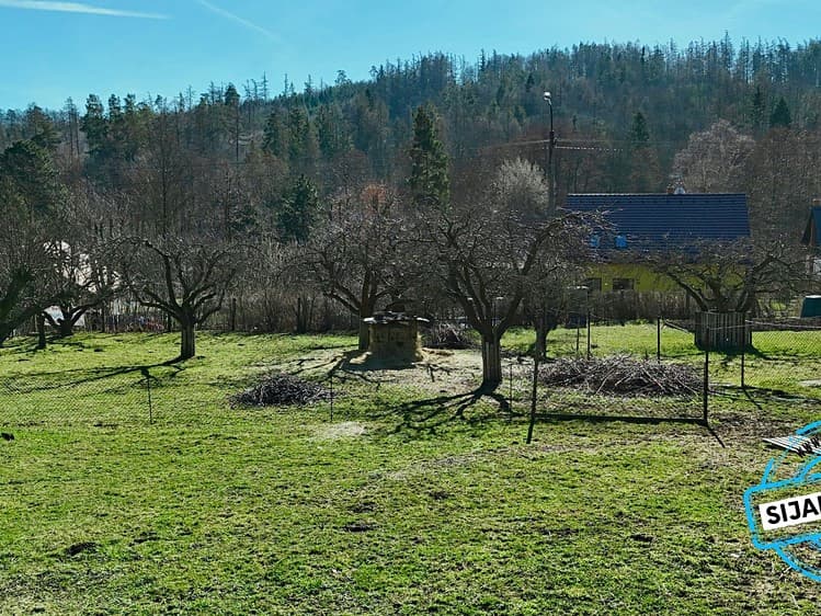 Prodej stavebního pozemku 1 160 m²