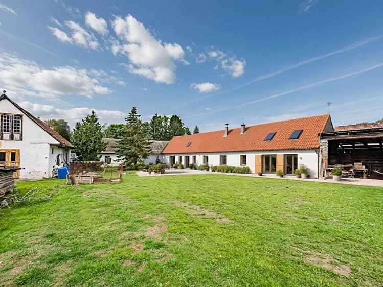 Prodej rodinného domu 633 m², pozemek 5 725 m²