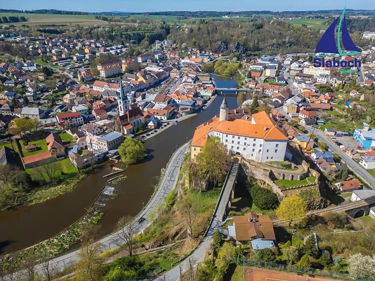 Prodej rodinného domu 260 m², pozemek 990 m²