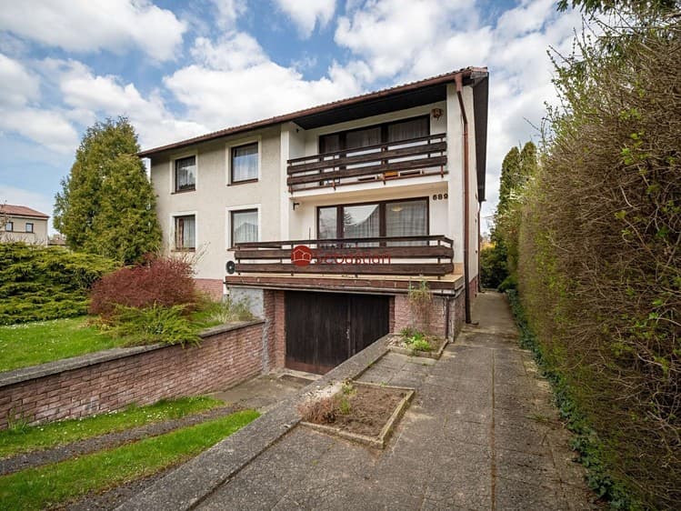 Prodej rodinného domu 300 m², pozemek 739 m²