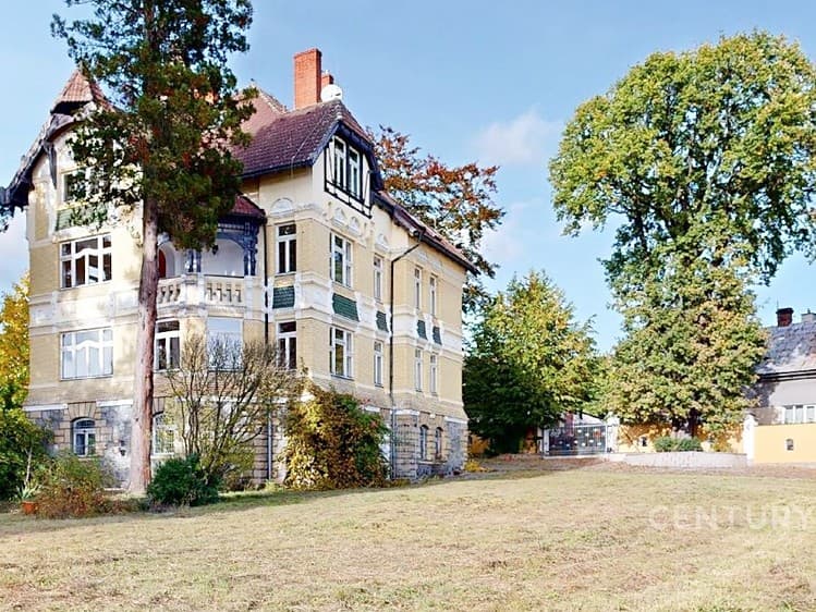 Prodej vily 760 m², pozemek 3 490 m²