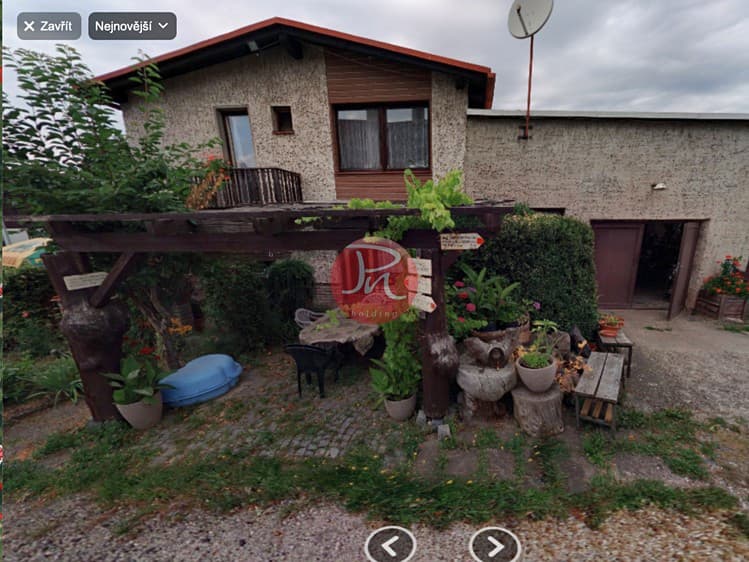 Prodej rodinného domu 265 m², pozemek 1 800 m²